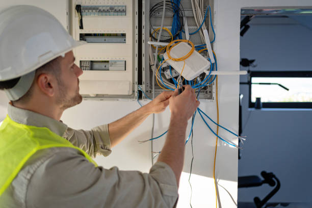 Best Affordable Emergency Electrician  in Quincy, WA